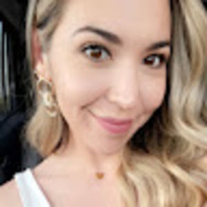 Meet your Posher, Adriana